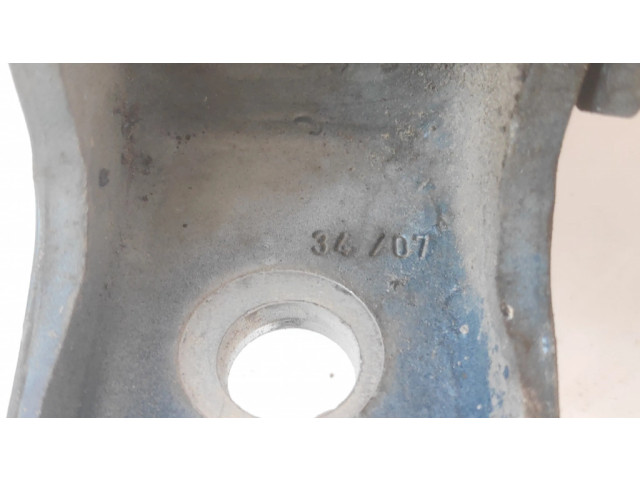 Передний комплект петлей