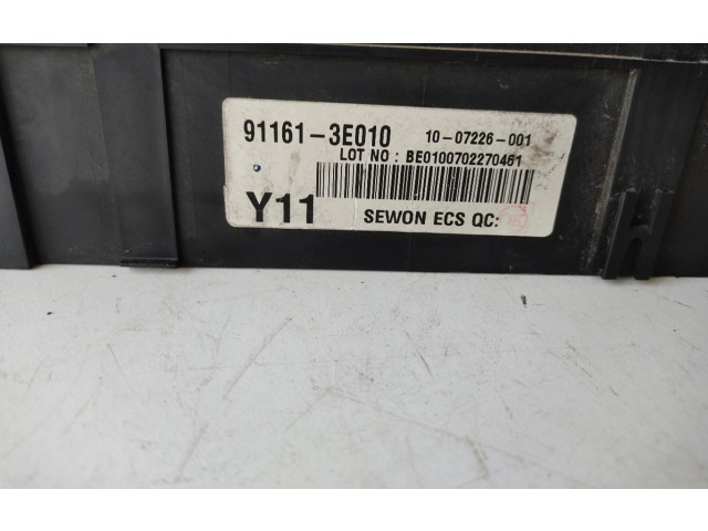 Блок предохранителей 911613E010 KIA Sorento