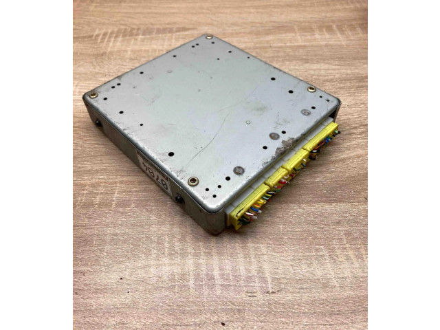 Блок управления двигателем ECU MD330704, E2T65680 Mitsubishi Colt