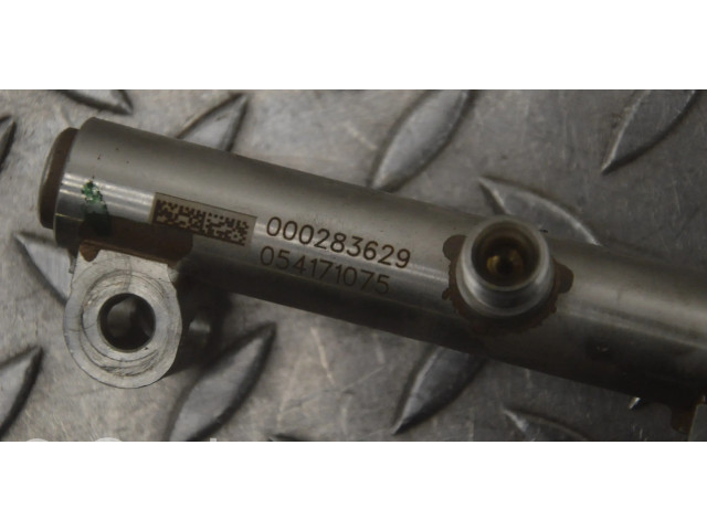 Топливная рампа 000283629, 054171075 Maserati Ghibli 3.0