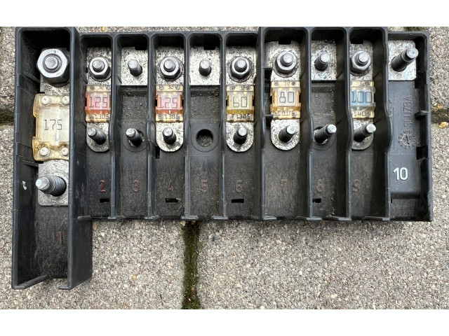 Pojistková skříňka 7H0937550A, 7H0937550A Volkswagen Transporter - Caravelle T5 2003