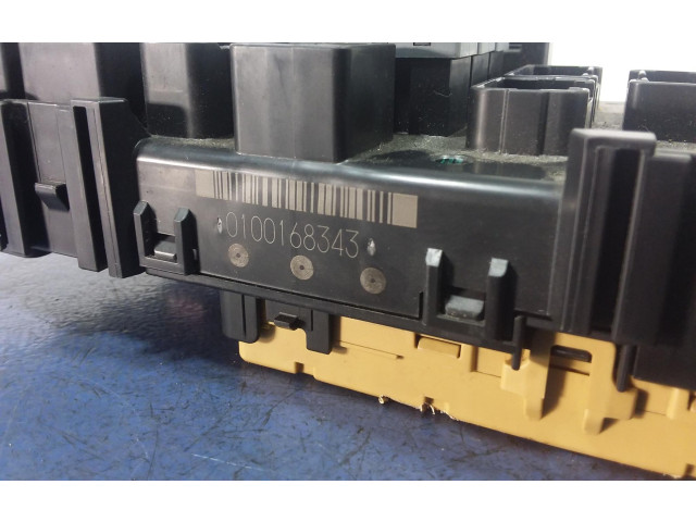 Pojistková skříňka 82611-02010, 82611-02010 Toyota Corolla E110 2002