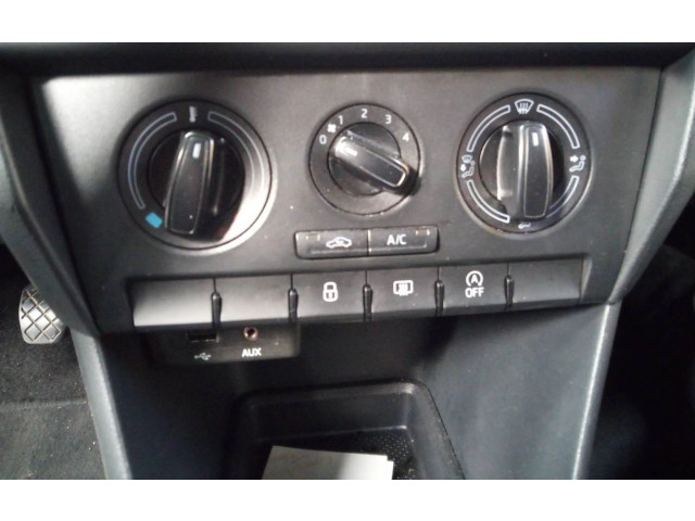 Модуль блока управления кондиционером    Skoda Rapid (NH)