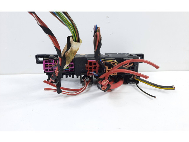 Блок предохранителей F041320662001 Volkswagen Golf IV