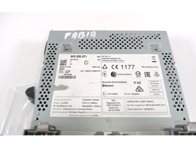Радио/ проигрыватель CD/DVD / навигация 6V0035871 Skoda Fabia Mk3 (NJ)