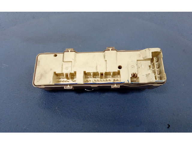 Pojistková skříňka 9F25-0660, 9F25-0660 Mazda 626 2000