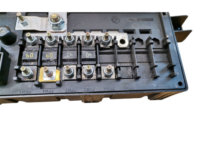 Блок предохранителей 30728008, 518828108 Volvo S80