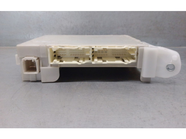 Pojistková skříňka Řídící jednotka BSM 8273060180, 4K131702 Toyota Land Cruiser (J200) 2015