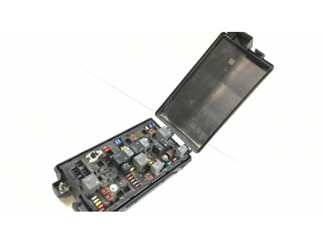   Pojistková skříňka 22760635   Chevrolet Camaro 2015