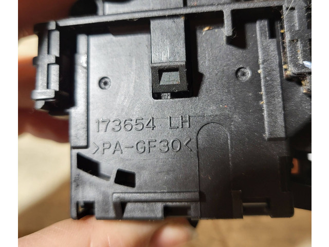 Ручка стеклоочистителей 173654 Toyota Corolla Verso E121