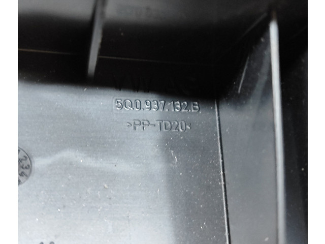 Блок предохранителей 5Q0937125B, 5Q0937132B   Skoda Octavia Mk3 (5E)    