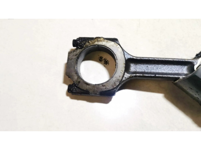 Píst Alfa Romeo 156 pro naftový motor 2.4