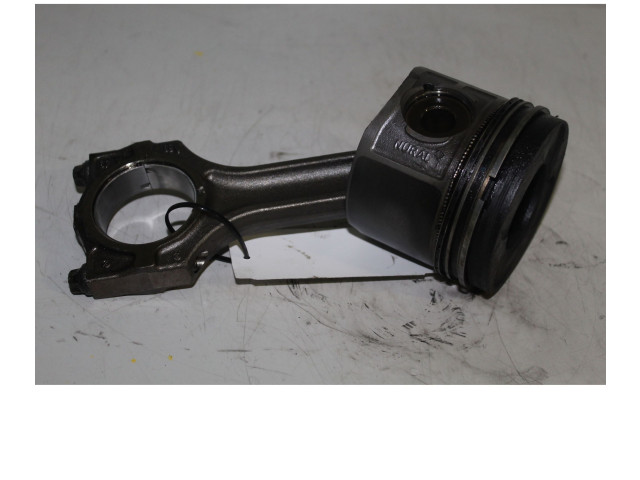 Поршень с шатуном BMW X5 E53 для бензинового двигателя 1.7