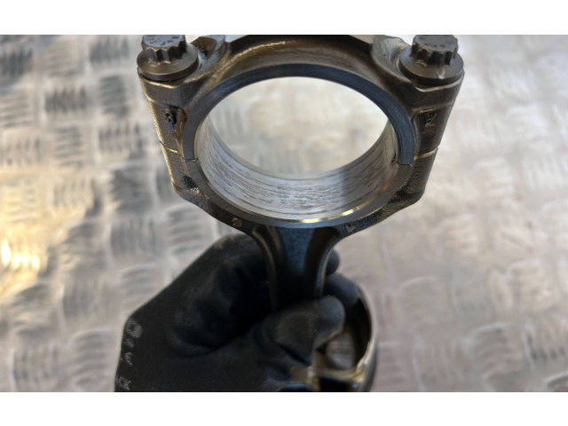 Поршень 326368 Maserati Levante