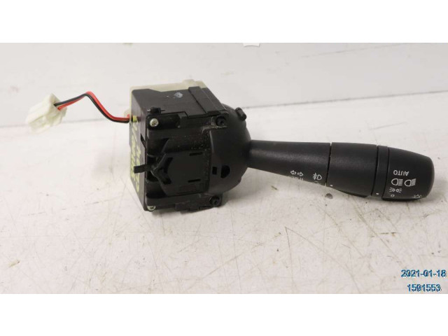 Ручка стеклоочистителей 8201168016   Renault Clio IV