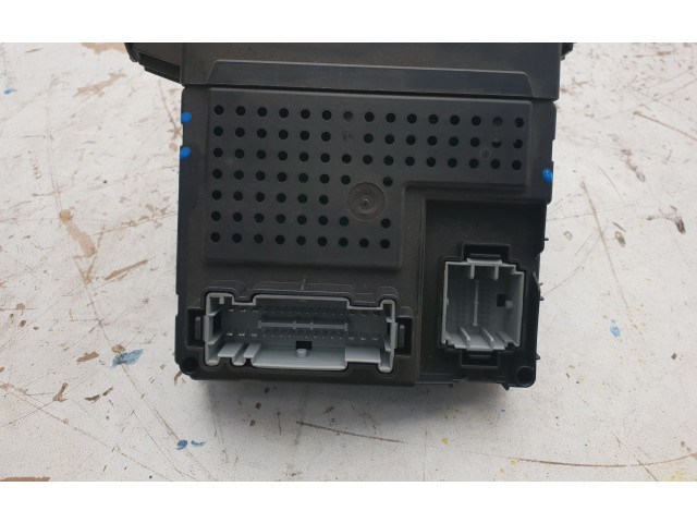 Блок предохранителей 31314468, 28231898   Volvo XC90    