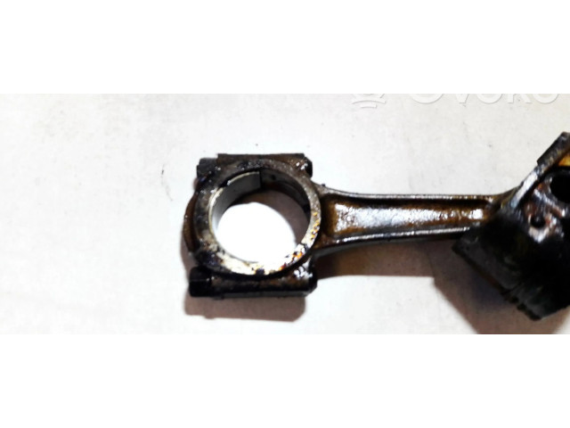 Píst Citroen Xsara pro benzínový motor 1.6