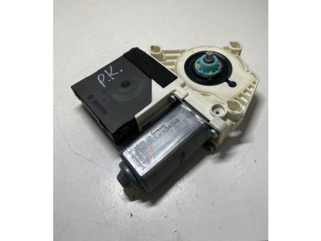 Передний двигатель механизма для подъема окон Volkswagen Jetta V 2005 - 2010 года 1K0959793G, F005S00202