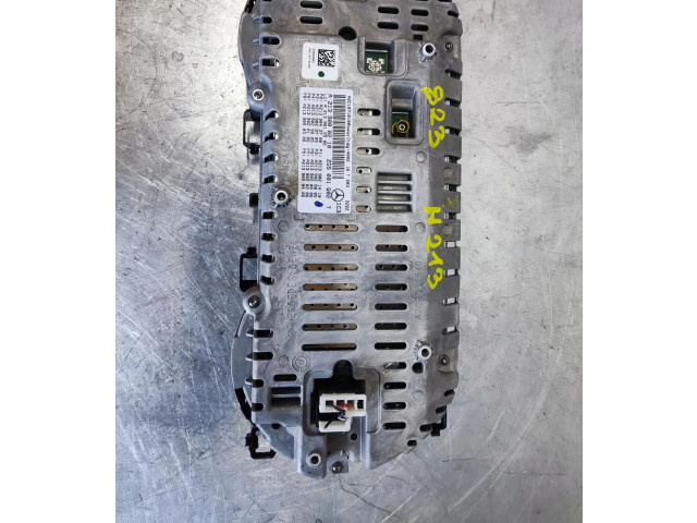 Přístrojová deska Mercedes-Benz E W213 2020