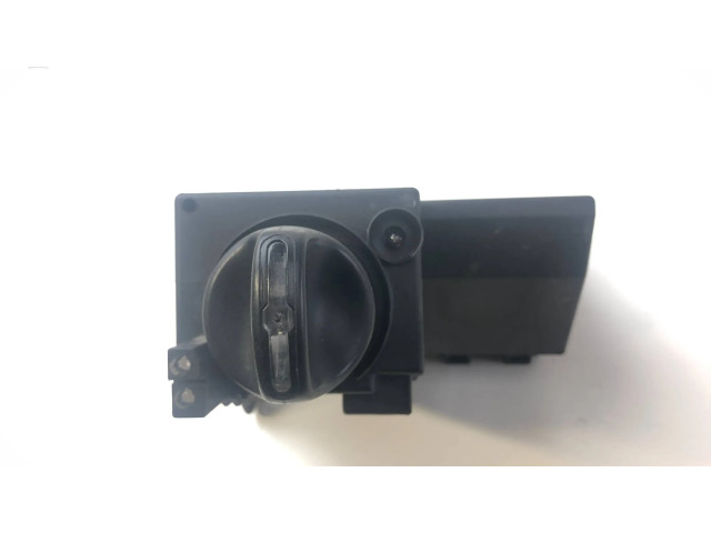 Pojistková skříňka 2105452004 Mercedes-Benz E W210 2002