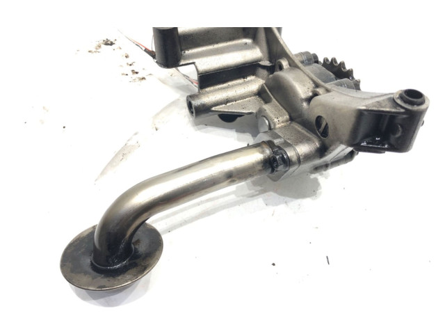 Масляный насос   038115121A  Skoda Octavia Mk2 (1Z) 