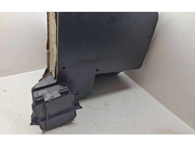 Pojistková skříňka Volkswagen Transporter - Caravelle T5 2005