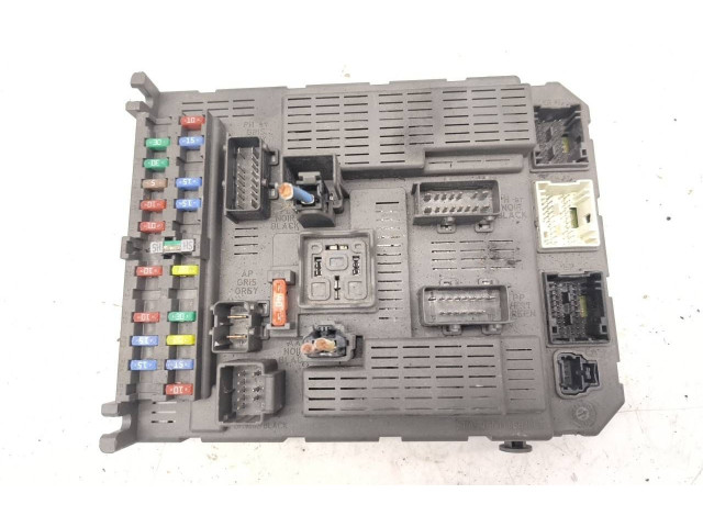 Блок предохранителей 9651938180   Citroen C8    