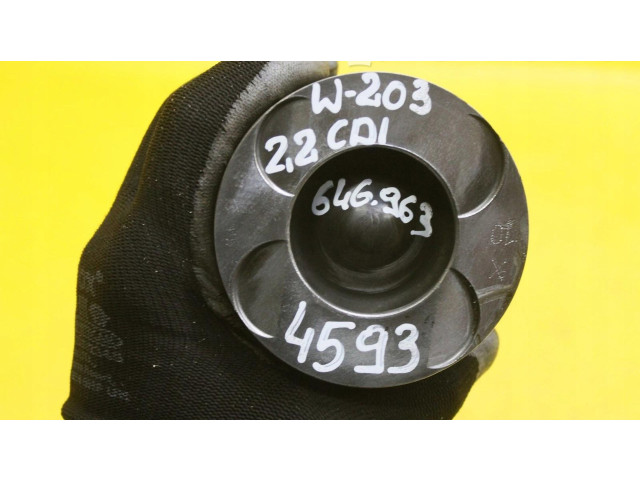 Píst Mercedes-Benz C W203