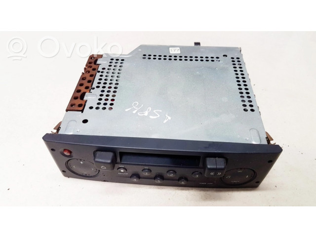 Радио/ проигрыватель CD/DVD / навигация