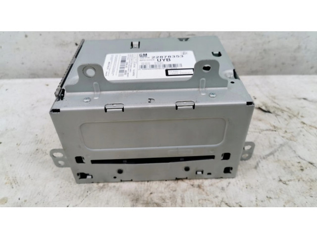 Радио/ проигрыватель CD/DVD / навигация