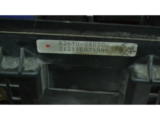   Pojistková skříňka 82670-05020   Toyota Carina T190 1997
