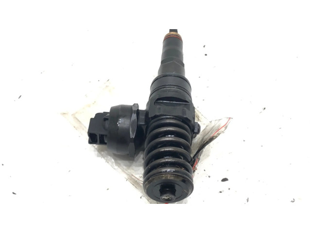 Vstřikovač 038130073B Audi A6 Allroad C5 pro naftový motor 1.9