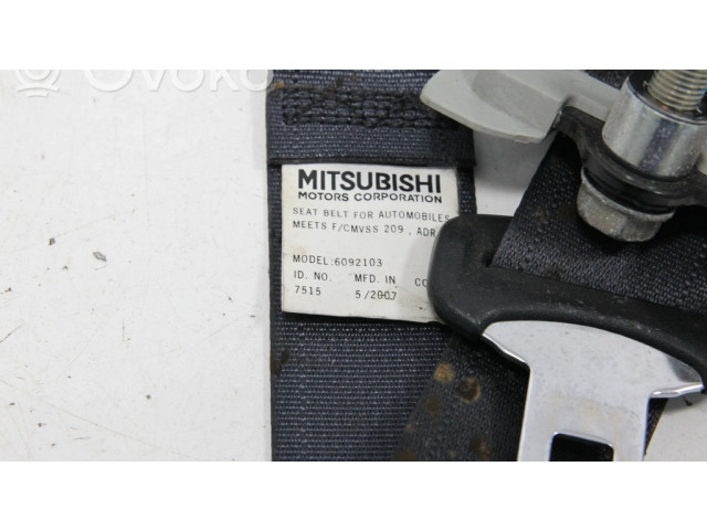 Задний ремень безопасности