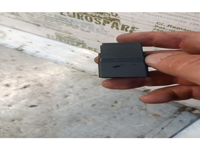 Pojistková skříňka 25230 Nissan Navara D40 2001