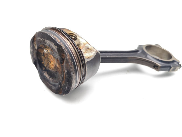 Píst M270.910 Mercedes-Benz GLA W156 M270.910