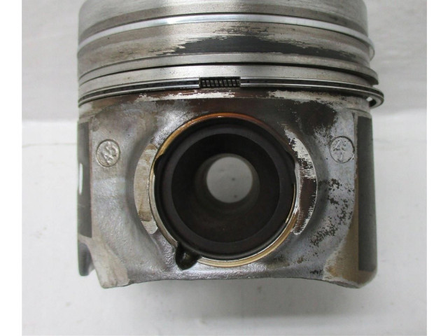 Píst    Audi A8 S8 D4 4H     