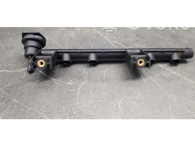 Топливная рампа 7700870914 Renault Clio II