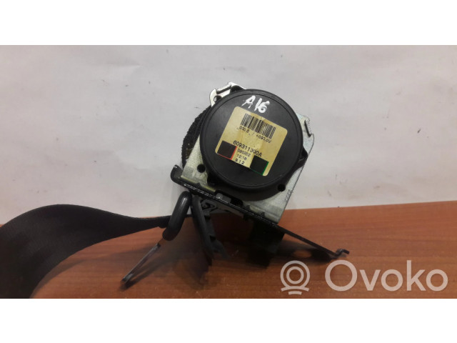 Задний ремень безопасности