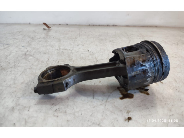 Píst Renault Espace III