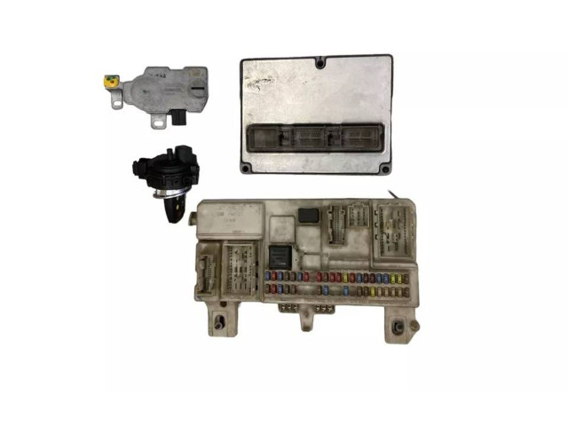 Блок предохранителей 8690720, 519096127   Volvo V50    