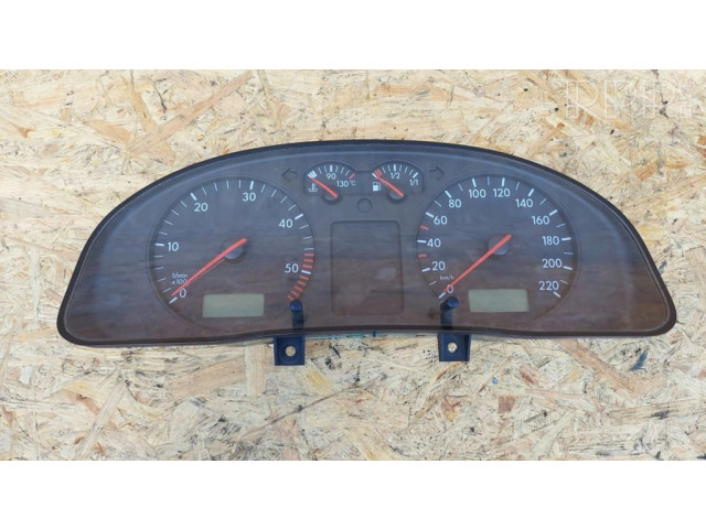 Панель приборов 3B0919881N   Volkswagen PASSAT B5       