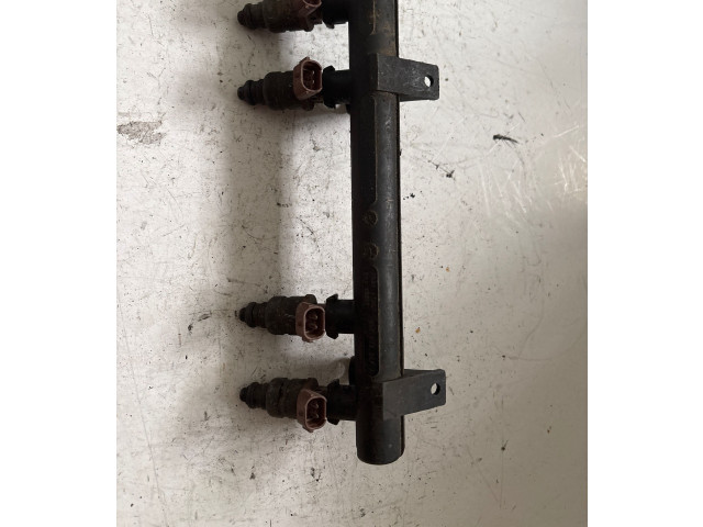 Топливная рампа 047133321J Skoda Fabia Mk1 (6Y)