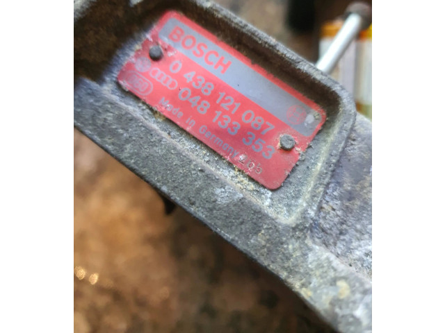 Vstřikovací lišta 0438121087, 048133353 Audi 80 90 B3 AAD