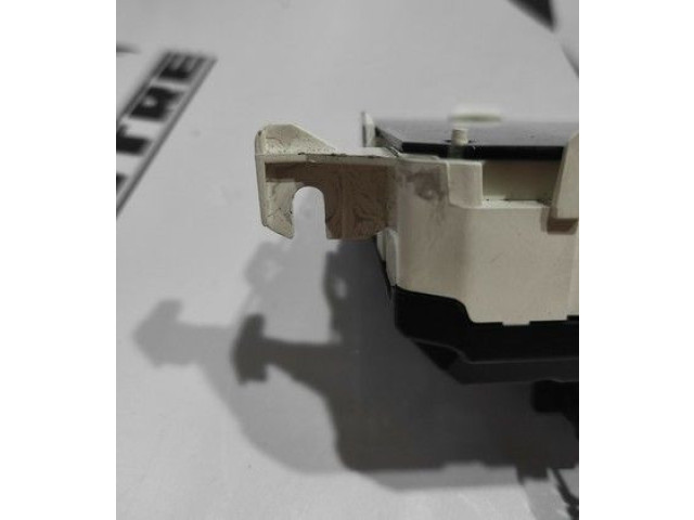 Дисплей    10R035347, B5D14V028434   Ford Fiesta