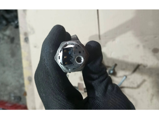 Топливная рампа 30757146, 010287L2   Volvo V70  