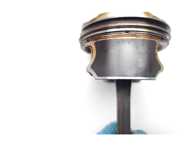 Píst M270.910, 270.910   Mercedes-Benz GLA W156    M270.910 