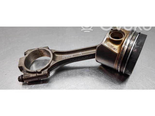 Поршень DDY 04L107065AM001, 03L105401A Skoda Octavia Mk3 (5E)