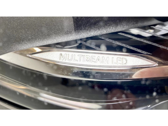 Передняя фара