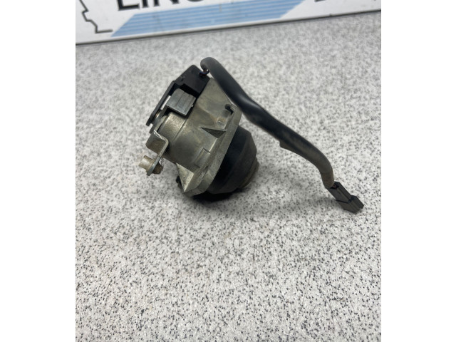 Zámek zadních dveří 8363699 BMW 5 E39 2000