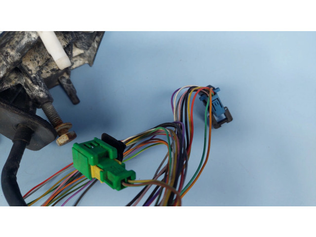 Zpětné zrcátko pravé Peugeot 607 2005 E9014091